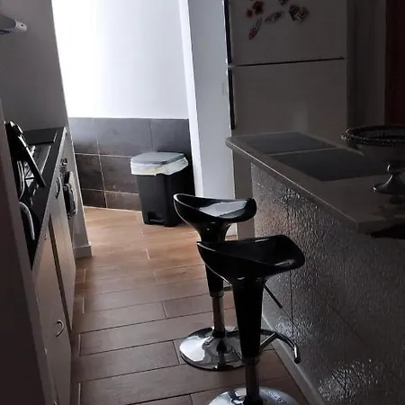 Апартаменты Apartamento De 1 Quarto Para Ferias Costa Caparica 2 Minutos Da Praia *