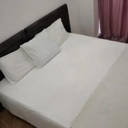 Apartamento De 1 Quarto Para Ferias Costa Caparica 2 Minutos Da Praia Апартаменты *