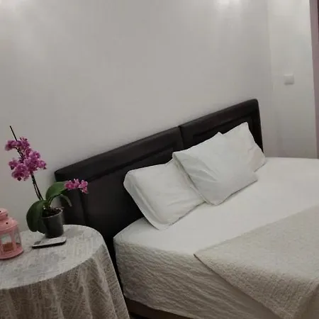 Apartamento De 1 Quarto Para Ferias Costa Caparica 2 Minutos Da Praia Apartamento *