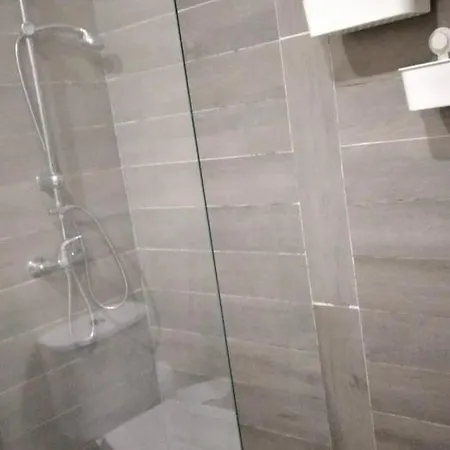 Apartamento De 1 Quarto Para Ferias Costa Caparica 2 Minutos Da Praia Apartamento *