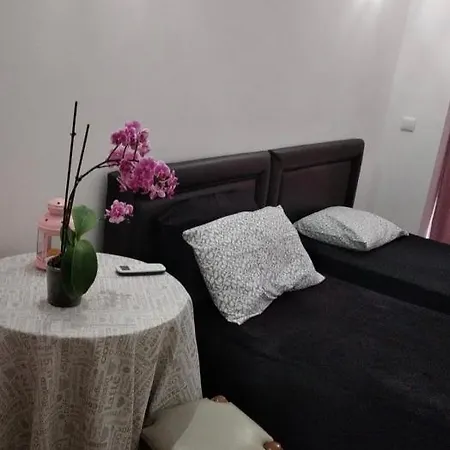 Apartamento De 1 Quarto Para Ferias Costa Caparica 2 Minutos Da Praia Apartamento *