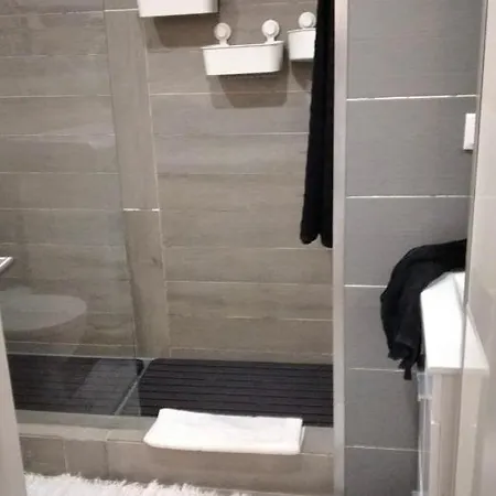 Apartamento Apartamento De 1 Quarto Para Ferias Costa Caparica 2 Minutos Da Praia *